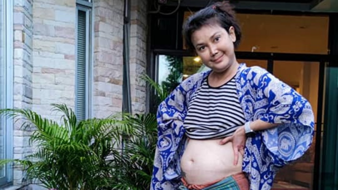 เอ๋ อัจฉรา ตอบชัดเจนสรุปท้องหรือเปล่า หลังโพสต์ภาพโชว์ท้องใหญ่ 