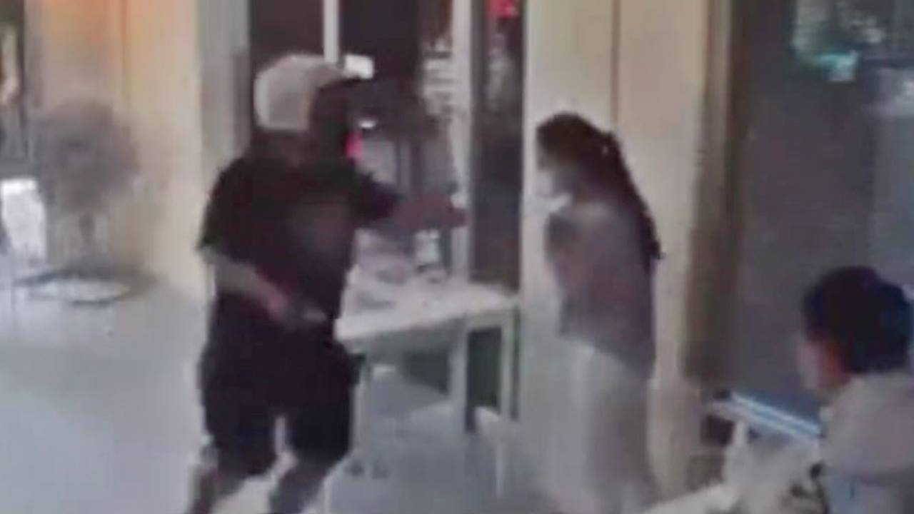 ไรเดอร์หัวร้อน บุกอาละวาด-ใช้มีดไล่แทง ฉุนร้านให้เดินมารับอาหารเอง