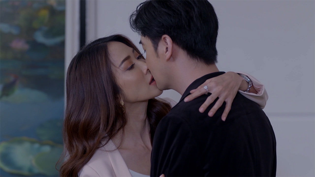 "ร่านดอกงิ้ว" แรงถึงใจ บทแซ่บสุดของ "ยุ้ย จีรนันท์" ประชันกับ "เบนซ์ ปุณยาพร"