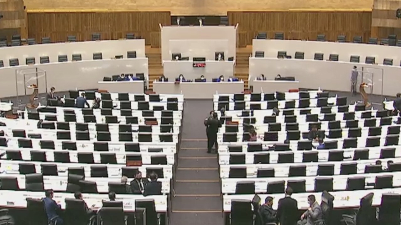 เอาอีก ป่วนซ้ำซาก "ขายขี้หน้า" สภาล่ม! นับองค์ประชุมไม่ถึงครึ่ง