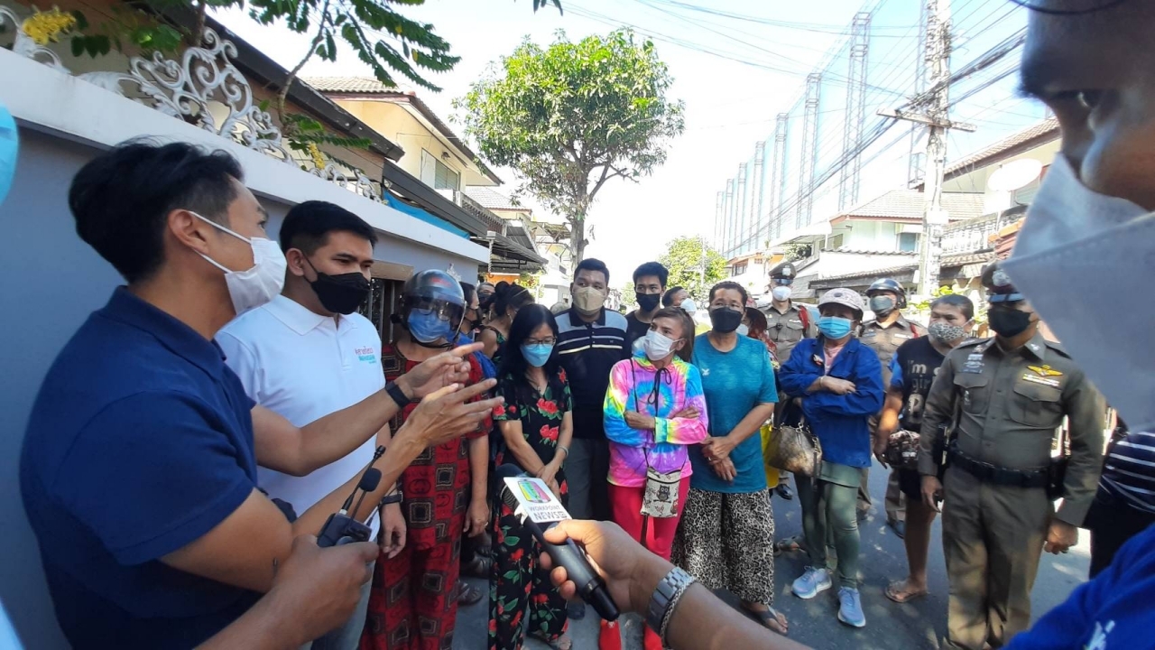 จบด้วยดี ผจก.สนามไดรฟ์กอล์ฟ หอบกระเช้าขอโทษชาวบ้าน รับผิดชอบทุกอย่าง