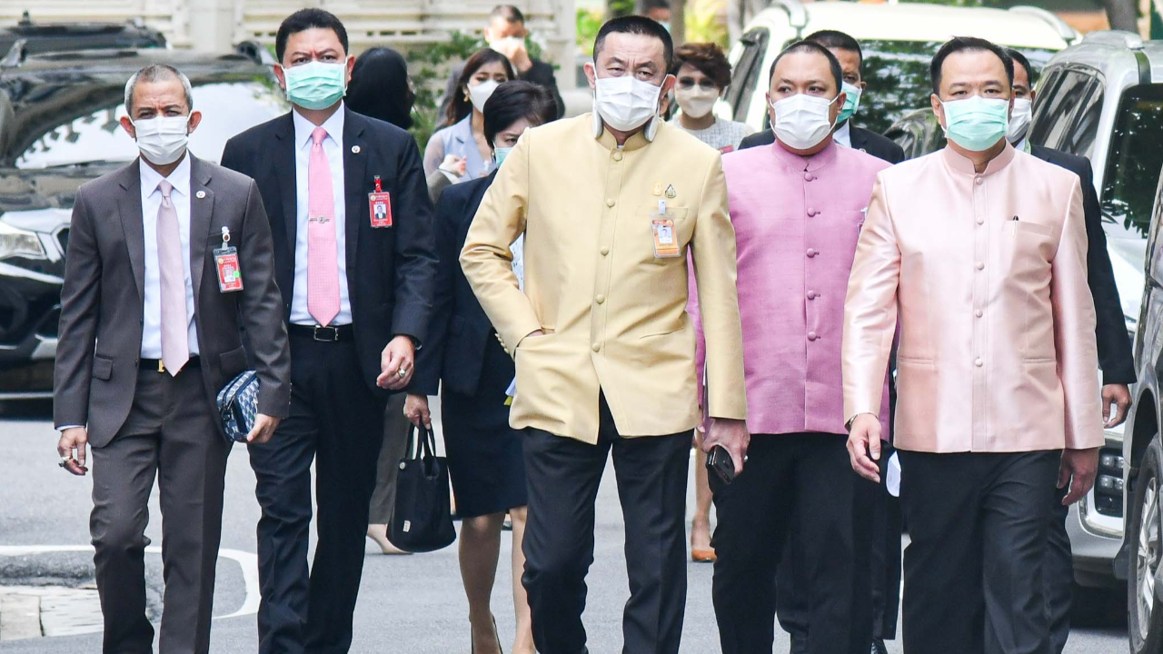 “ศักดิ์สยาม” สั่ง รับมือฝนตกหนัก-น้ำเพิ่มสูงขึ้น 4 จังหวัด 6-10 ต.ค.