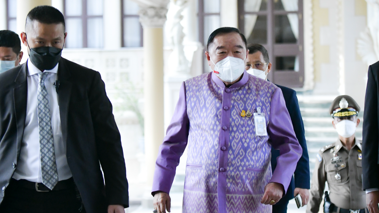 “บิ๊กป้อม” ลั่น ลงพื้นที่ ช่วยประชาชน ไม่ใช่ หาเสียง เผย 8 ต.ค.ไปสระแก้ว