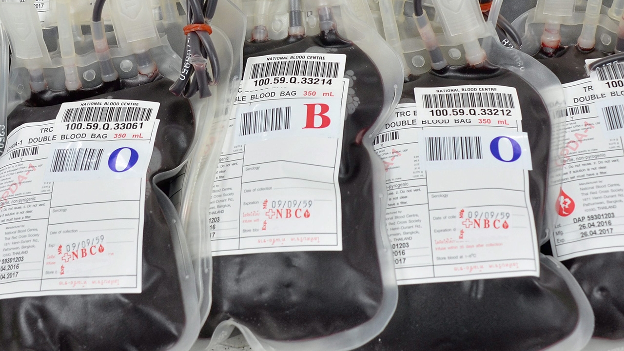 วิกฤติขาดแคลนเลือด โควิดซ้ำ รพ.เลื่อนผ่าตัด