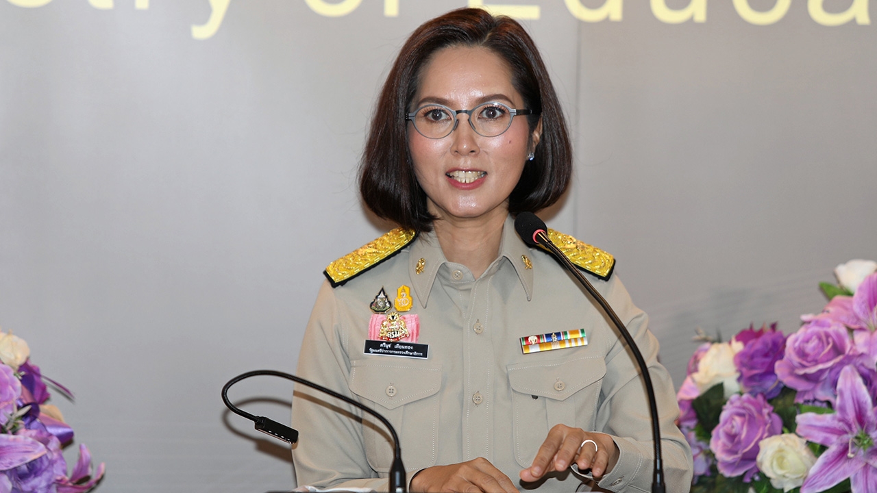 "ตรีนุช" สั่งยกเครื่องหลักสูตรอาชีวะทั้งระบบ รองรับอาชีพใหม่