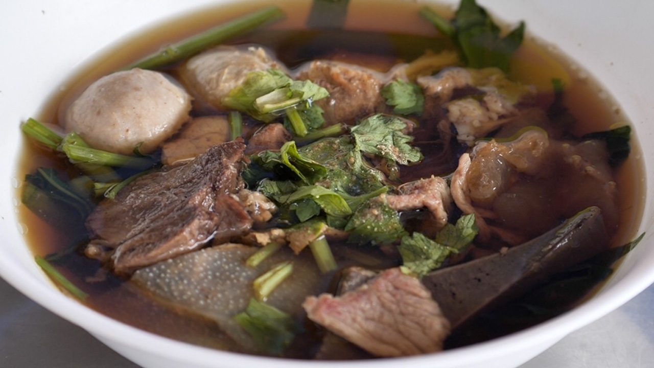 "เอกรส" ก๋วยเตี๋ยวหมู-เนื้อรสเด็ด ร้านดัง จ.สระบุรี