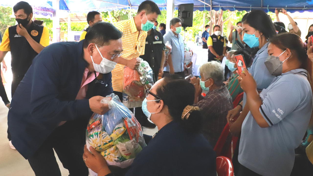 "พล.อ.ประยุทธ์" ส่ง "อนุชา" ลงพื้นที่ช่วยชาวชัยนาท ยันรัฐเร่งแก้ปัญหาเต็มที่