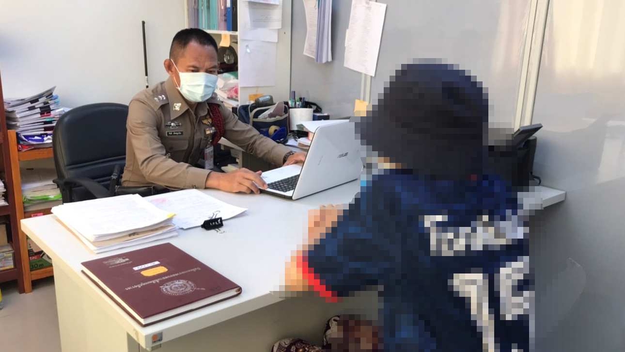 ตร.ชัยภูมิจับแม่วัย 19 ลูกคลอดร้องดังตกใจ รัดคอทารกจนตายแล้วยัดกระเป๋า