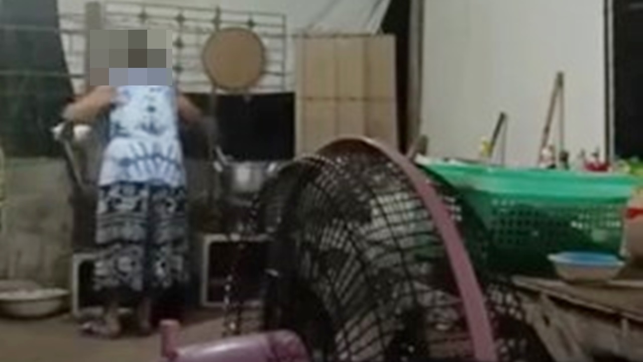 หลานเปิดใจ จับได้ป้าแอบใส่ฟ้าทะลายโจร-น้ำล้างมือในแกงส้มที่เตรียมไว้ขาย