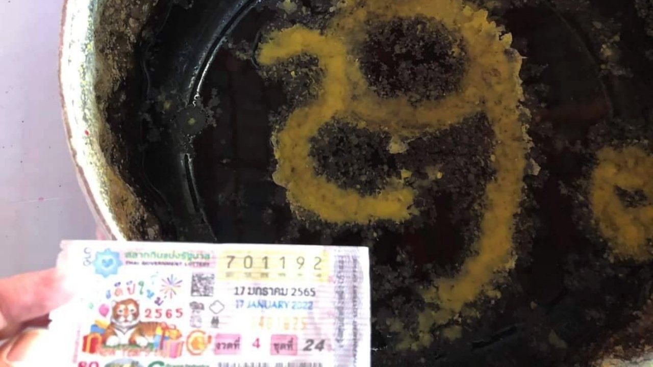 คอหวยจุดประทัด 2 หมื่นนัด แก้บน "ไอ้ไข่" หลังได้โชคถูกหวยรางวัลใหญ่