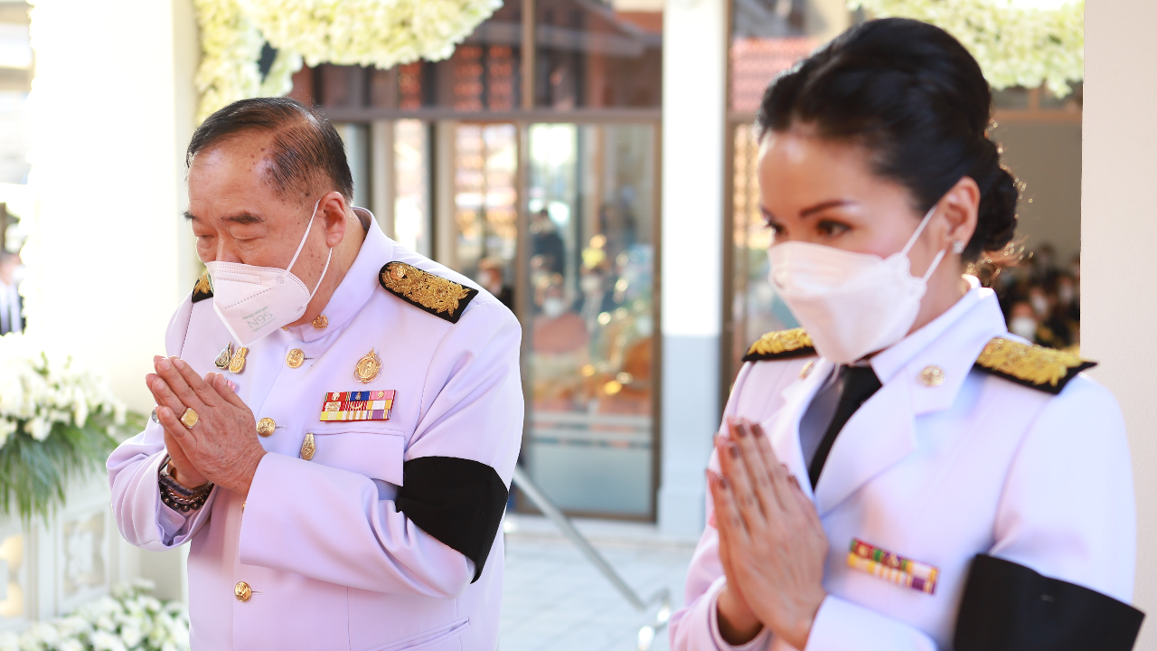 "บิ๊กป้อม" ประธานพิธีพระราชทานเพลิงศพ มารดา "นฤมล" อดีต รมช.แรงงาน 