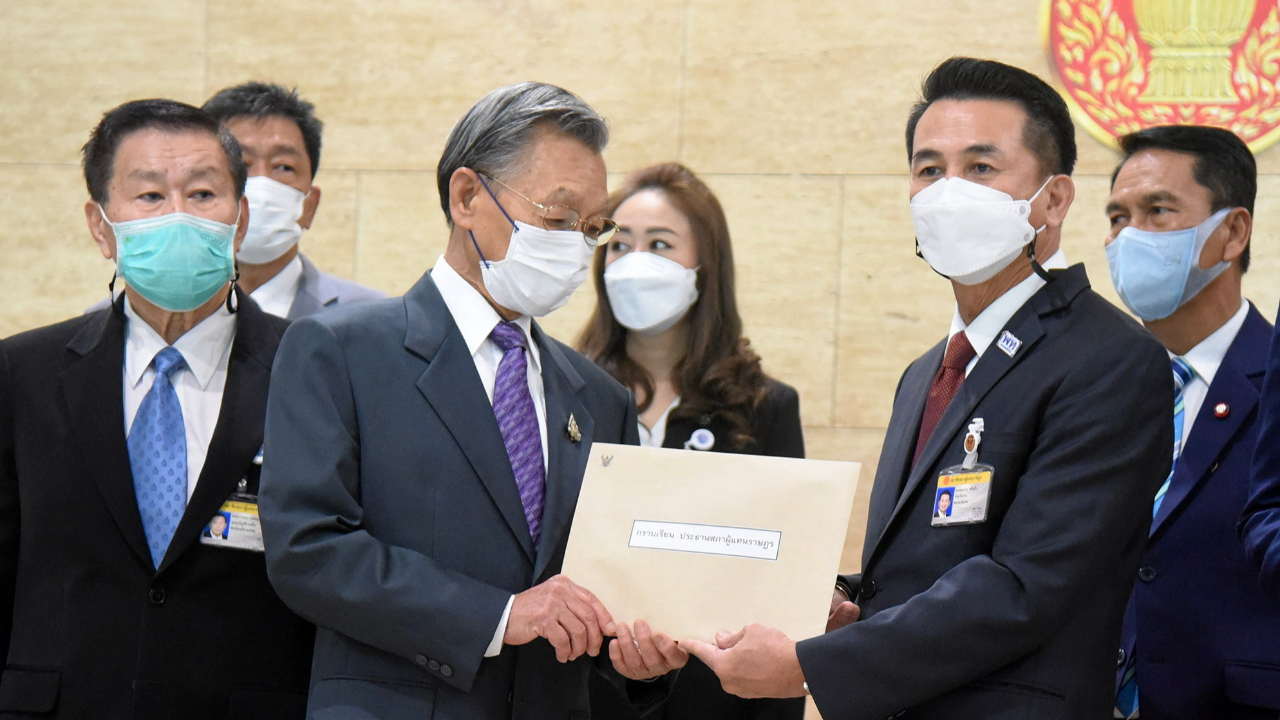 ฝ่ายค้านยื่นญัตติขอเปิดอภิปรายทั่วไป เผย 4 ประเด็นหลัก คาดช่วง 16-18 ก.พ.