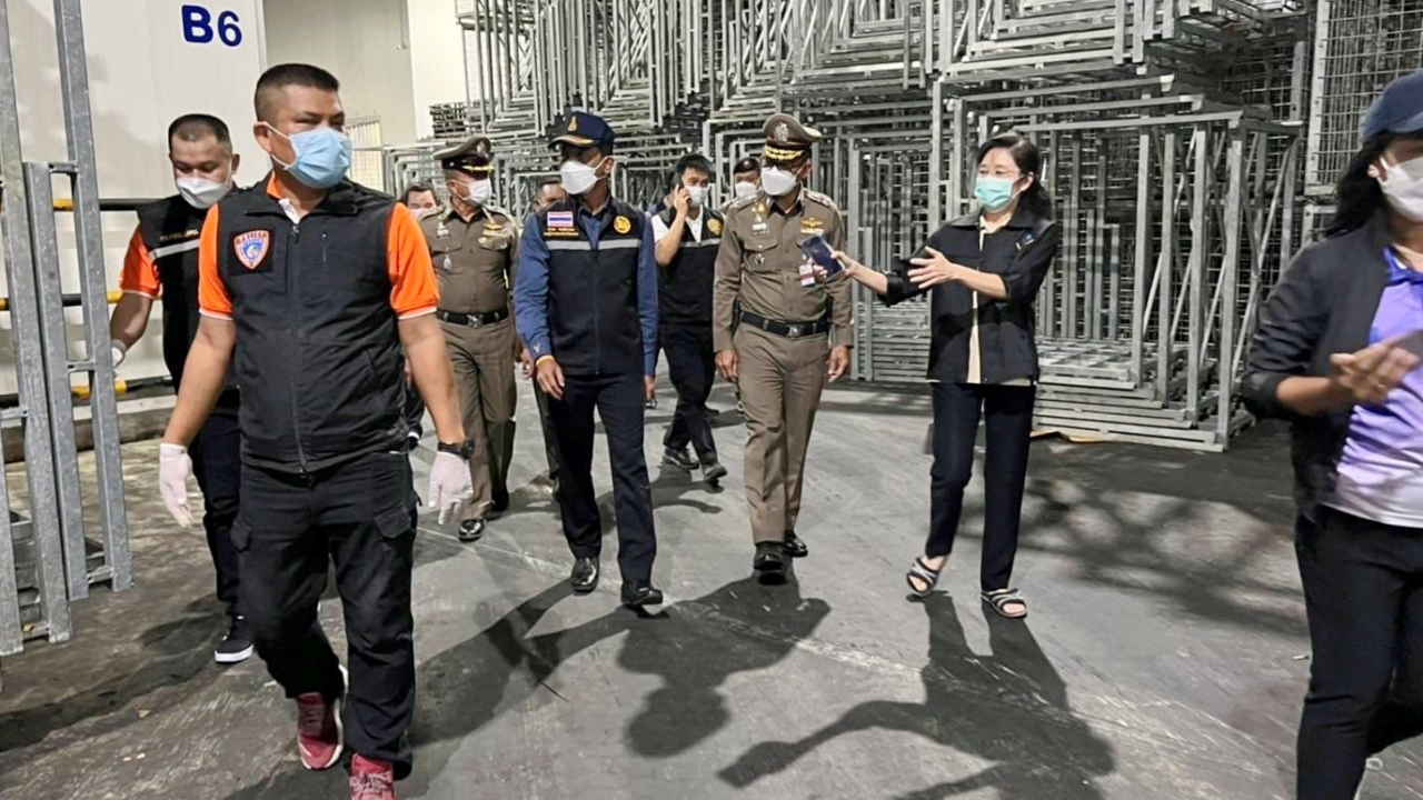 บุกตรวจห้องเย็นที่สงขลา รับฝากหมูกว่า 2 แสนโล ส่อกักตุน-รอผลสอบบัญชี