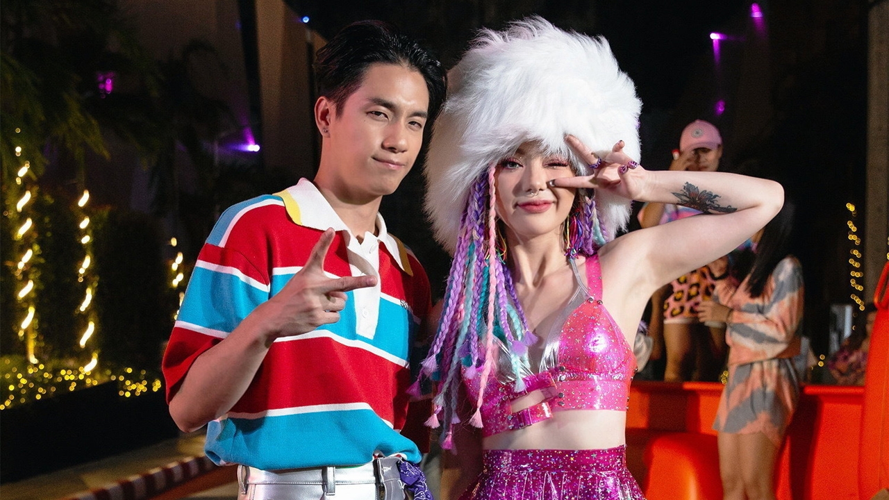 “พลอยชมพู” ทุ่มงบล้านห้าถ่ายเอ็มวี “LOCATION” ชวน “พร้อม ราชภัทร” ร่วมแจม