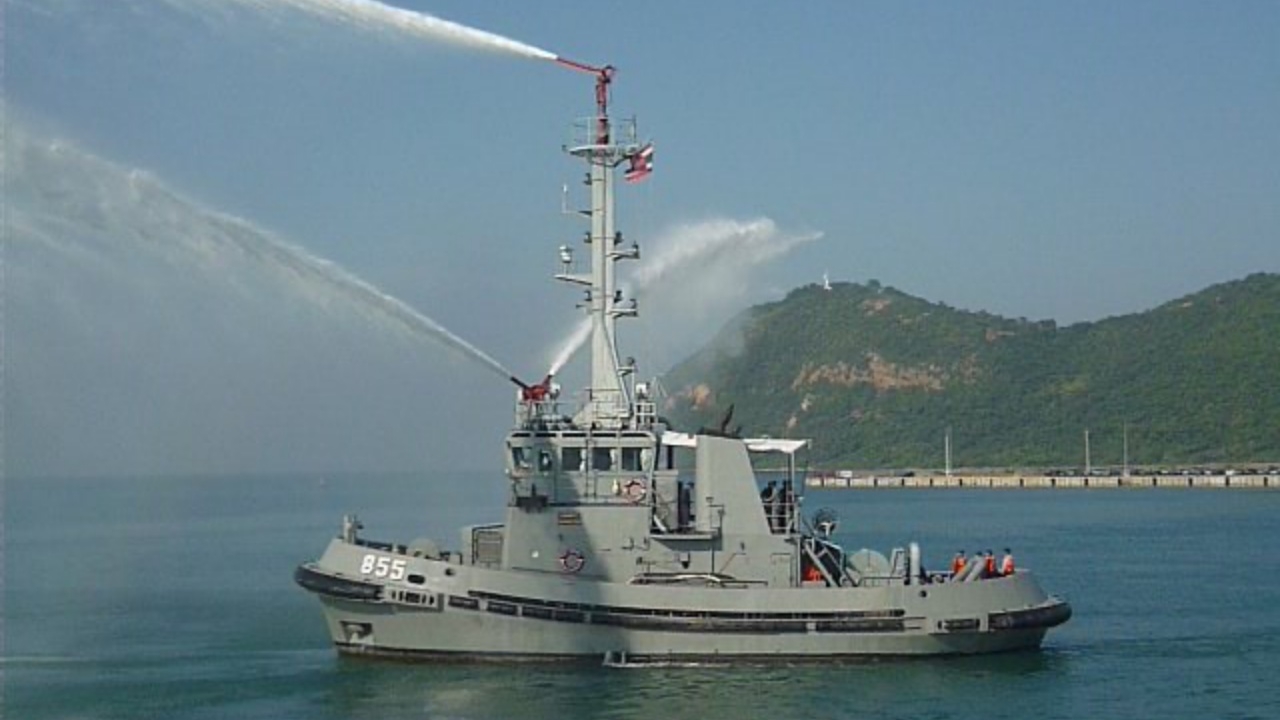 ทร. ส่ง 3 เรือหลวงสนับสนุนขจัดคราบน้ำมัน กรณีเรืออับปางกลางอ่าวไทย