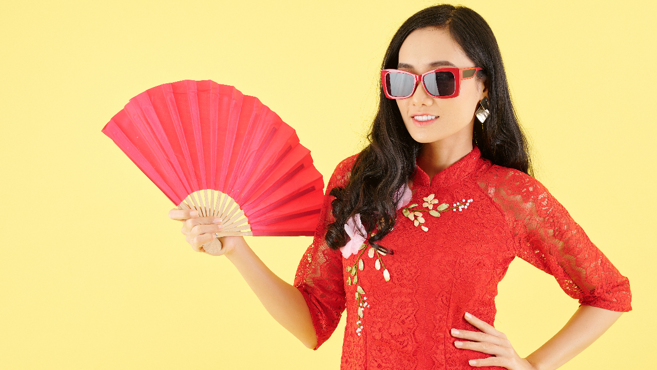 7 ไอเดียแต่งชุดแดงรับตรุษจีน 2565