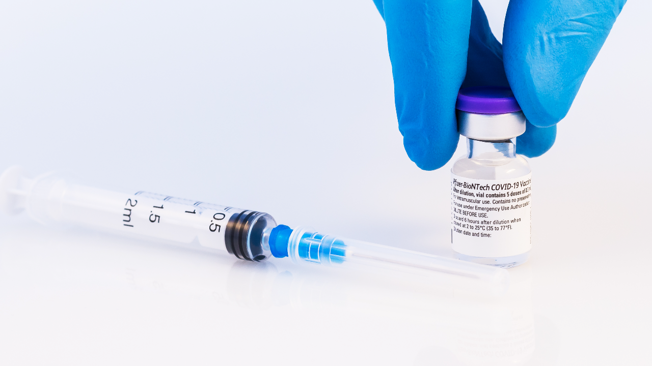 สรุปผลข้างเคียงวัคซีนไฟเซอร์และข้อควรระวังจากอาการไม่พึงประสงค์ 