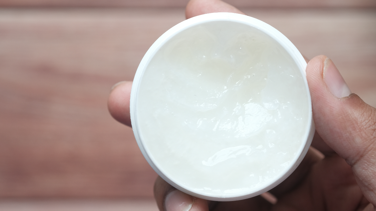 เตือนอย่าเชื่อข่าวปลอม ทาปิโตรเลียมเจลลี่ ในรูจมูก ไม่ช่วยกันฝุ่น PM 2.5