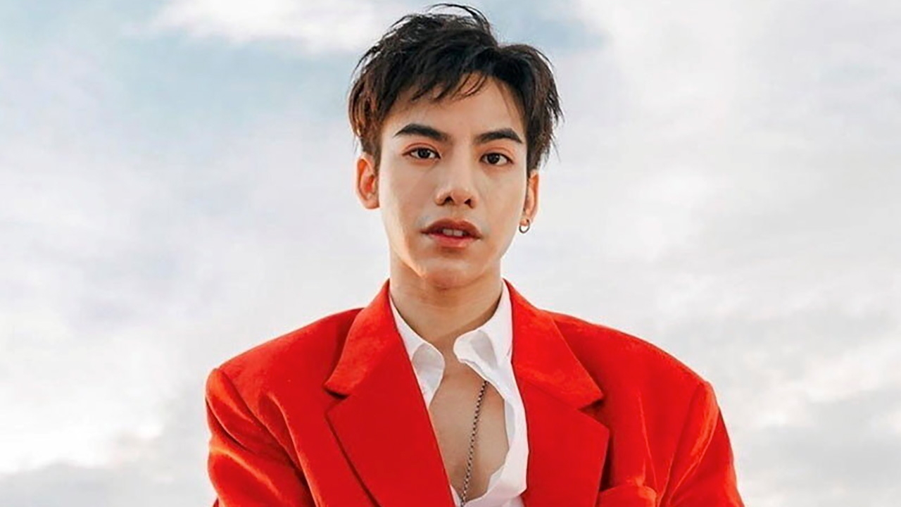 “จี๊บ” คว้าตัว “ต้น-ธนษิต” เซ็นสัญญาเป็นศิลปิน “เลิฟอิส”