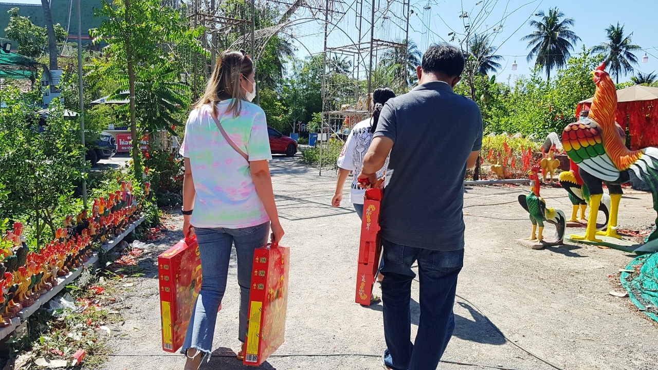 จุดประทัด 5 หมื่นนัดแก้บน "ไอ้ไข่" หลัง "เลขเด็ด" ให้โชคมาแล้ว 3 งวด