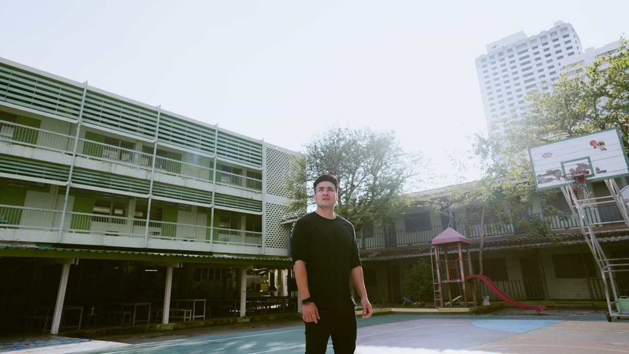 ตั๊ก บริบูรณ์ อำลา ร.ร.วรรณวิทย์ ไม่ลืมพระคุณครูใหญ่ให้เรียนแม้ไม่มีค่าเทอม