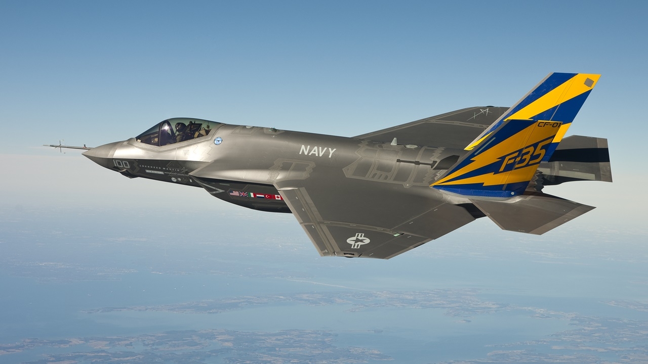 ช็อก F-35 ตกบนเรือบรรทุกเครื่องบินสหรัฐฯ เจ็บ 7 ราย