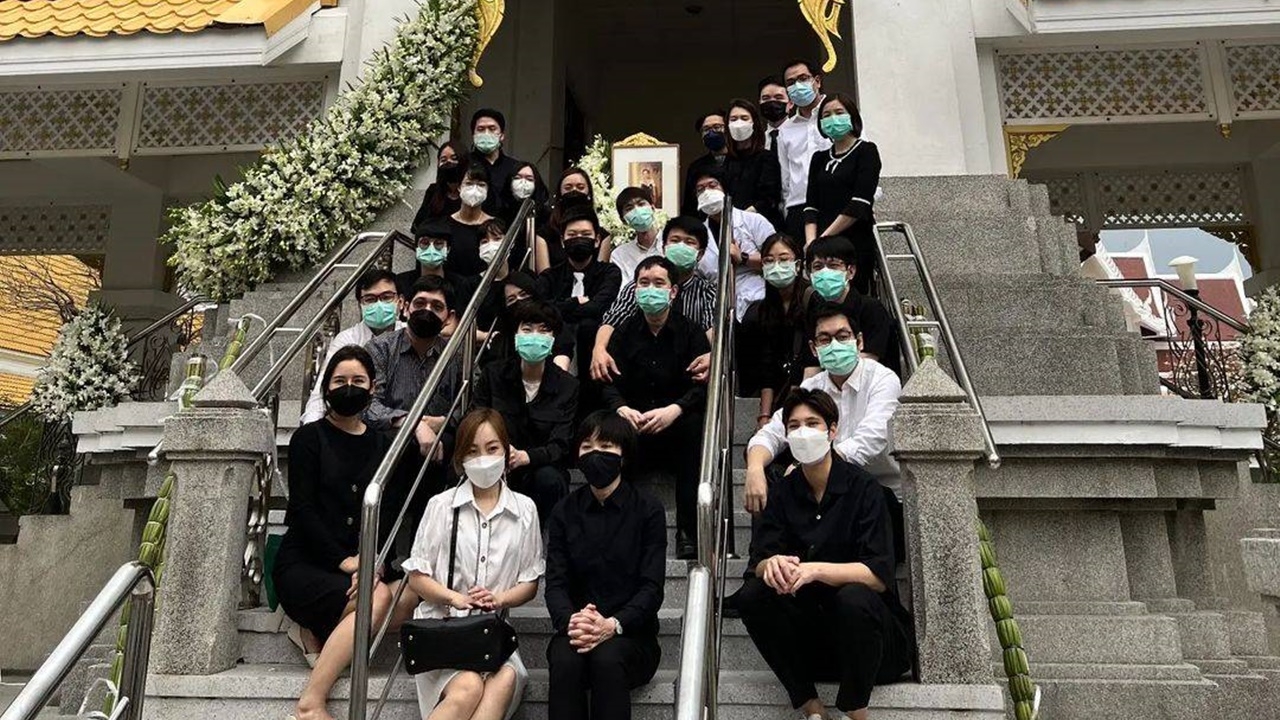 เจี๊ยบ ลลนา โพสต์ภาพส่งเพื่อนรัก หมอกระต่าย ครั้งสุดท้าย ชาวเน็ตร่วมอาลัย