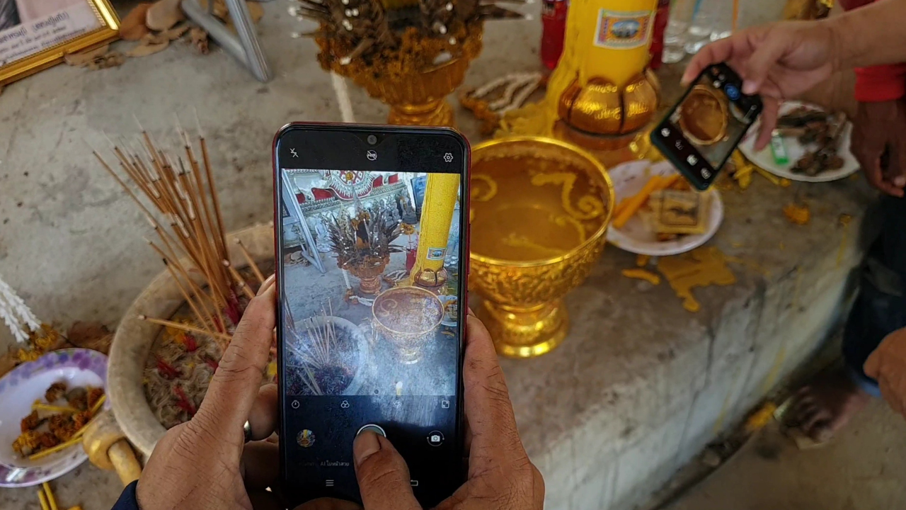 คอหวยขึ้นดอยขอโชคพระธาตุเกศแก้วจุฬามณี ไม่ผิดหวังเจอ "เลขเด็ด" ขันน้ำมนต์