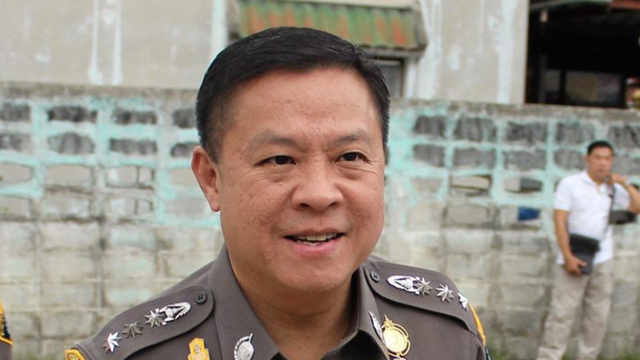 พล.ต.ท.อัคราเดช ขยันลงตรวจพื้นที่ อบรมแก้ปัญหาตำรวจ