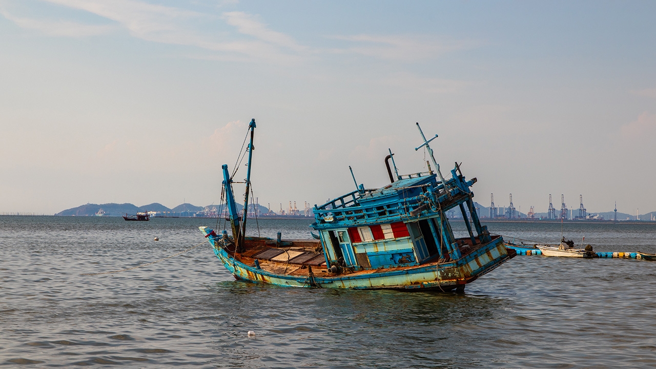 เรือสวมซาก