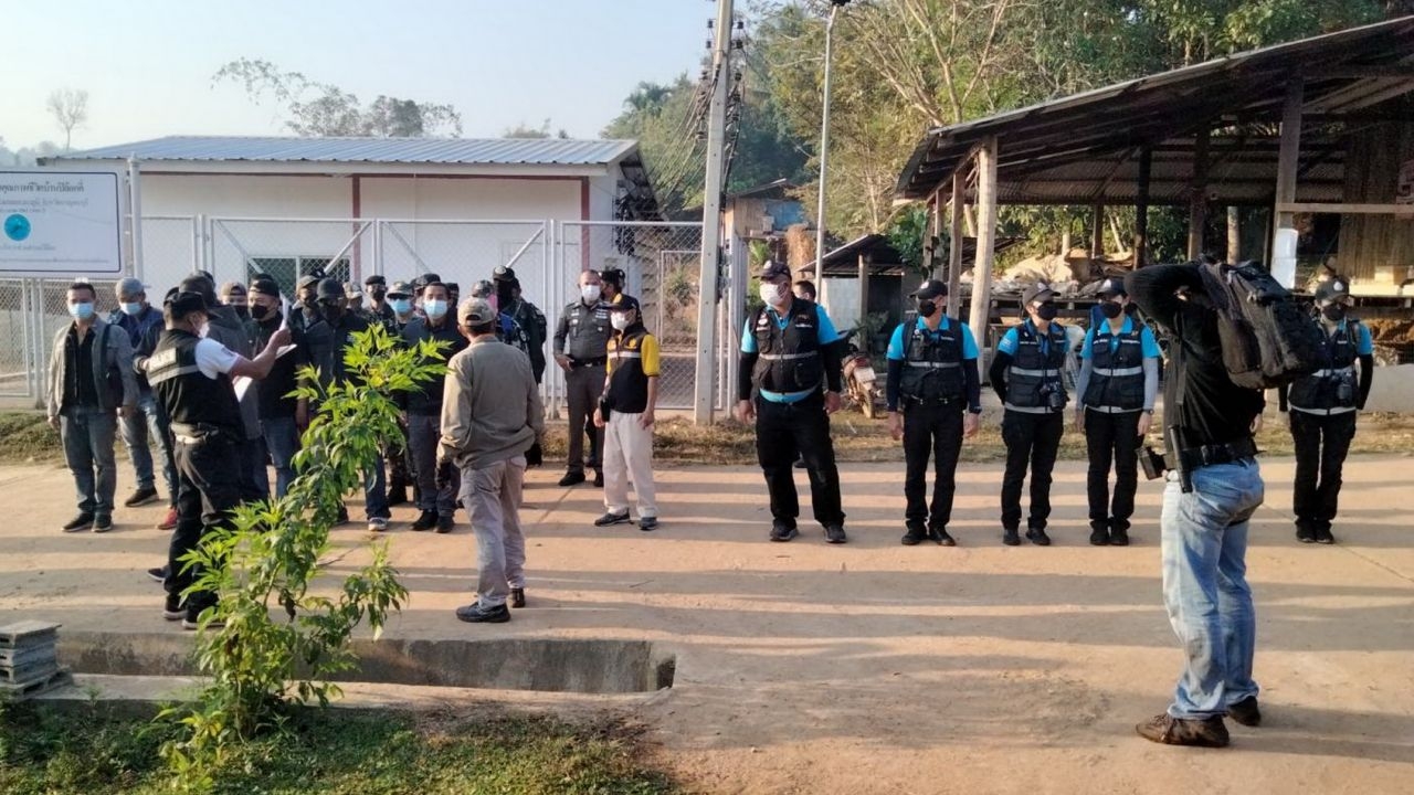 ตร.นำหมายค้นบุกบ้านพัก 5 นายพรานโหดล่าเสือทองผาภูมิ ไม่พบหลักฐานเพิ่ม