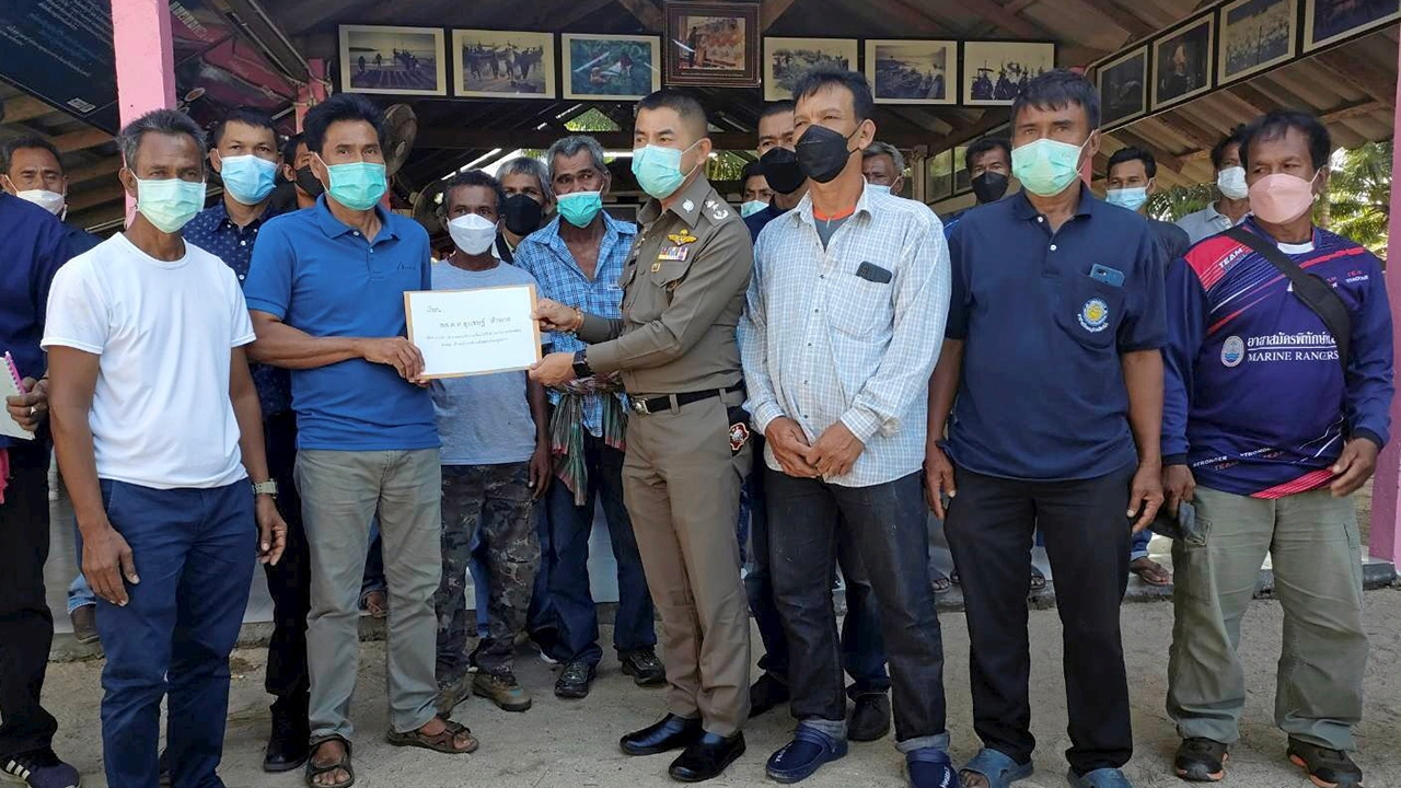 ประมงพื้นบ้านร่วมต้าน IUU