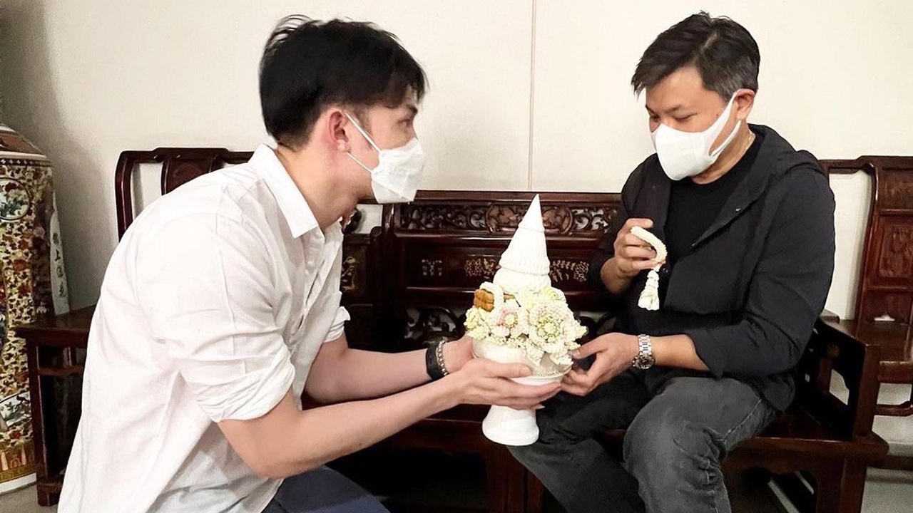 เตรียมตัวบวช "ดีเจมะตูม" เดินสายนำพานธูปเทียนเพื่อขอขมาลาบวชผู้หลักผู้ใหญ่