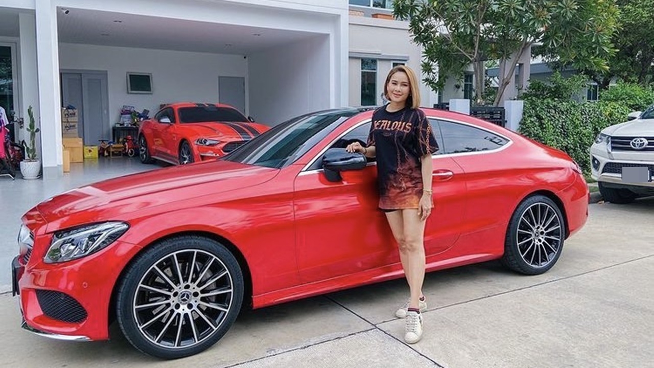 หนูเล็ก น้ำตาไหล จำใจต้องขายรถเบนซ์คันโปรดทั้งที่ไม่อยากขาย