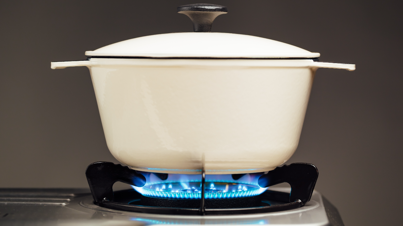 คนไทยทำใจยังไงไหว หมูก็แพง ก๊าซหุงต้ม LPG กำลังขึ้นราคา 1 ก.พ. 65 นี้