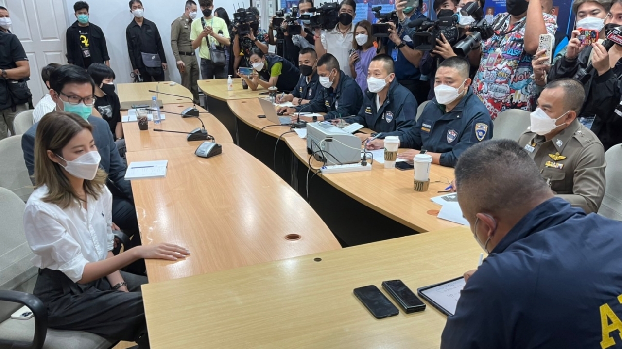 เอสเธอร์ แจ้งความตำรวจ PCT โดนหลอกเป็นพรีเซ็นเตอร์ แอปพลิเคชันขายสินค้า