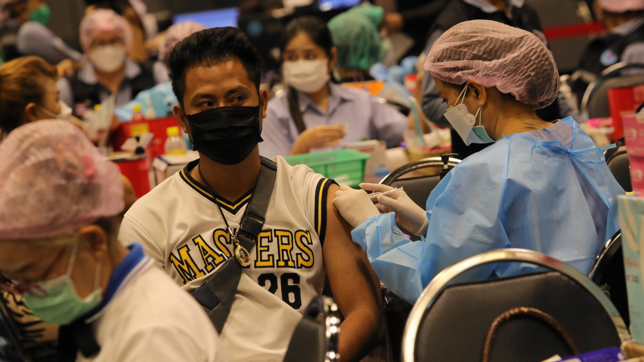 ยอดสะสมวัคซีนใกล้ 106 ล้านโดส วานนี้เข็ม 3 ฉีดเพิ่มมากที่สุด