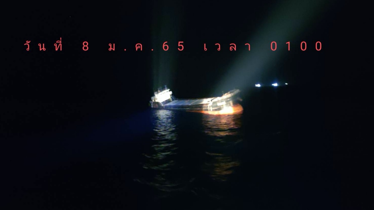 ดูชัดๆ เรือผี จมแล้ว ทร.ช่วยสูบตั้งแต่วันแรก แต่มีรอยแตกเพิ่ม