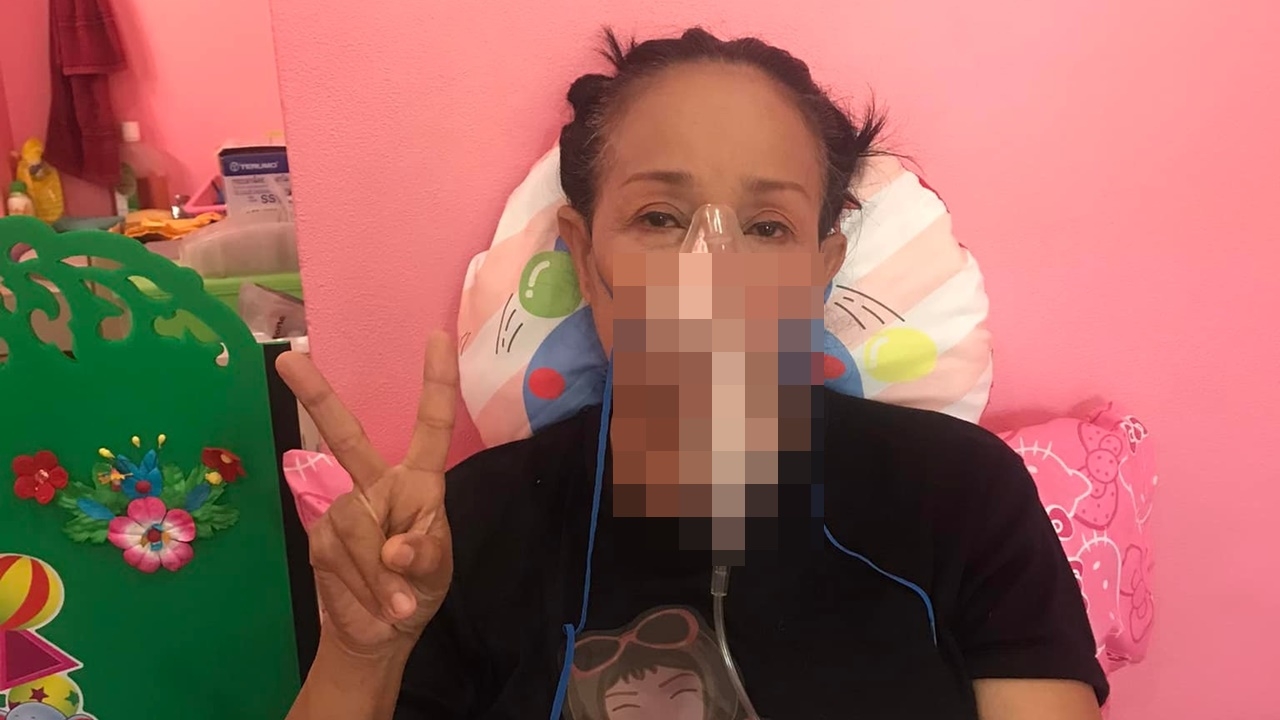 แฟนๆ ช็อกเป็นห่วง หลังมีคนเผยภาพ นกน้อย อุไรพร นั่งใส่เครื่องช่วยหายใจ