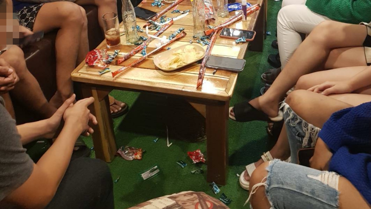 จับ 29 วัยรุ่นชายหญิงที่หาดใหญ่ เปิดห้องมั่วสุมปาร์ตี้ยาเสพติด