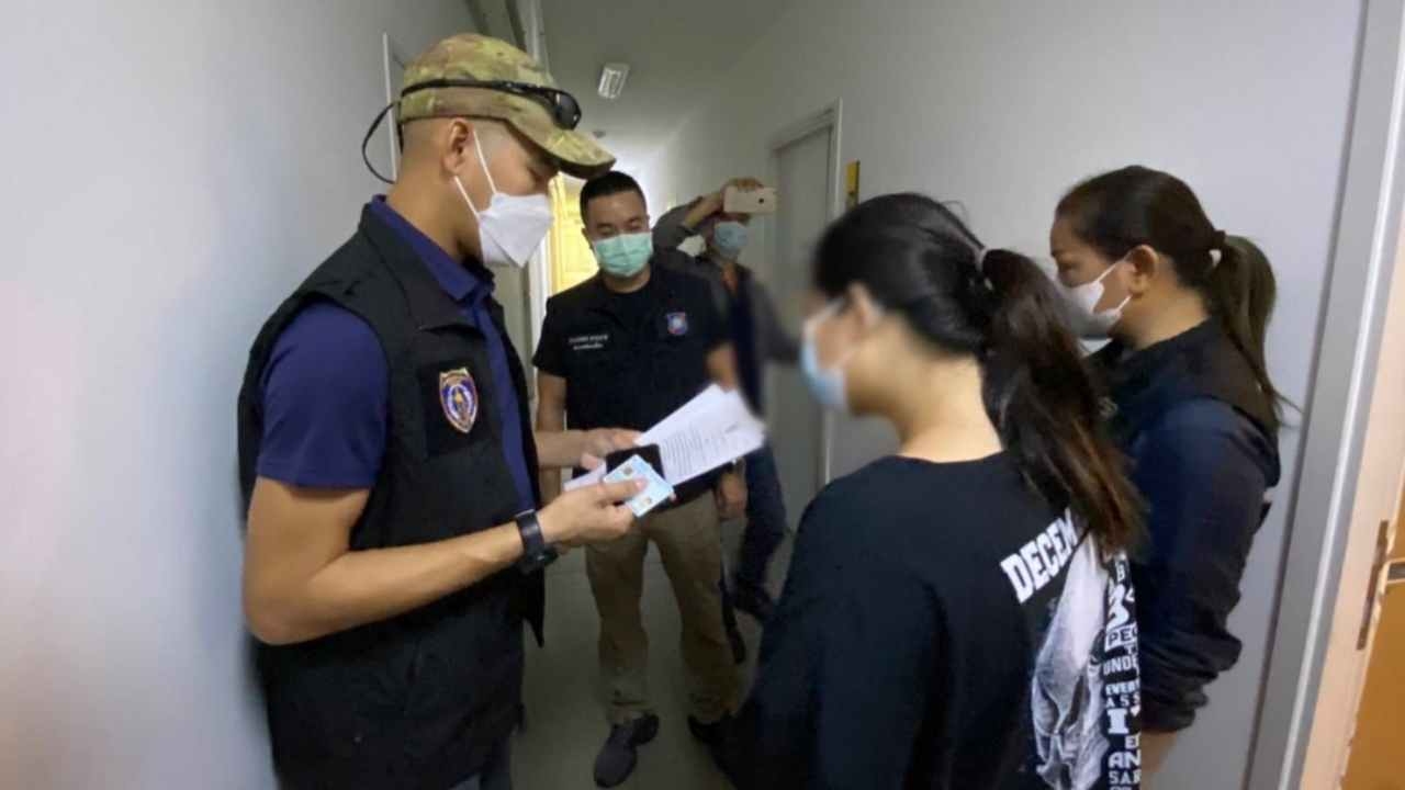 ตำรวจปูพรม 4 จุด ทลายแก๊งโมเดลลิ่งค้าประเวณีเด็กต่ำกว่า 18 ทางออนไลน์