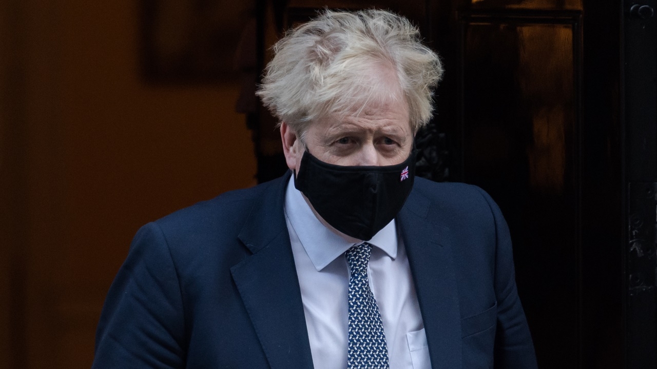 นายกฯ อังกฤษขอโทษ ร่วมปาร์ตี้ทั้งที่สั่งล็อกดาวน์เข้ม ฝ่ายค้านจี้ลาออก