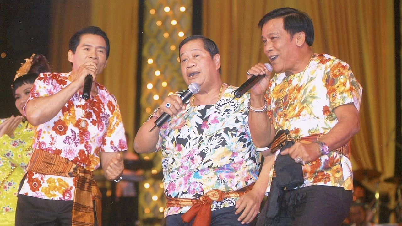 ลาลับ