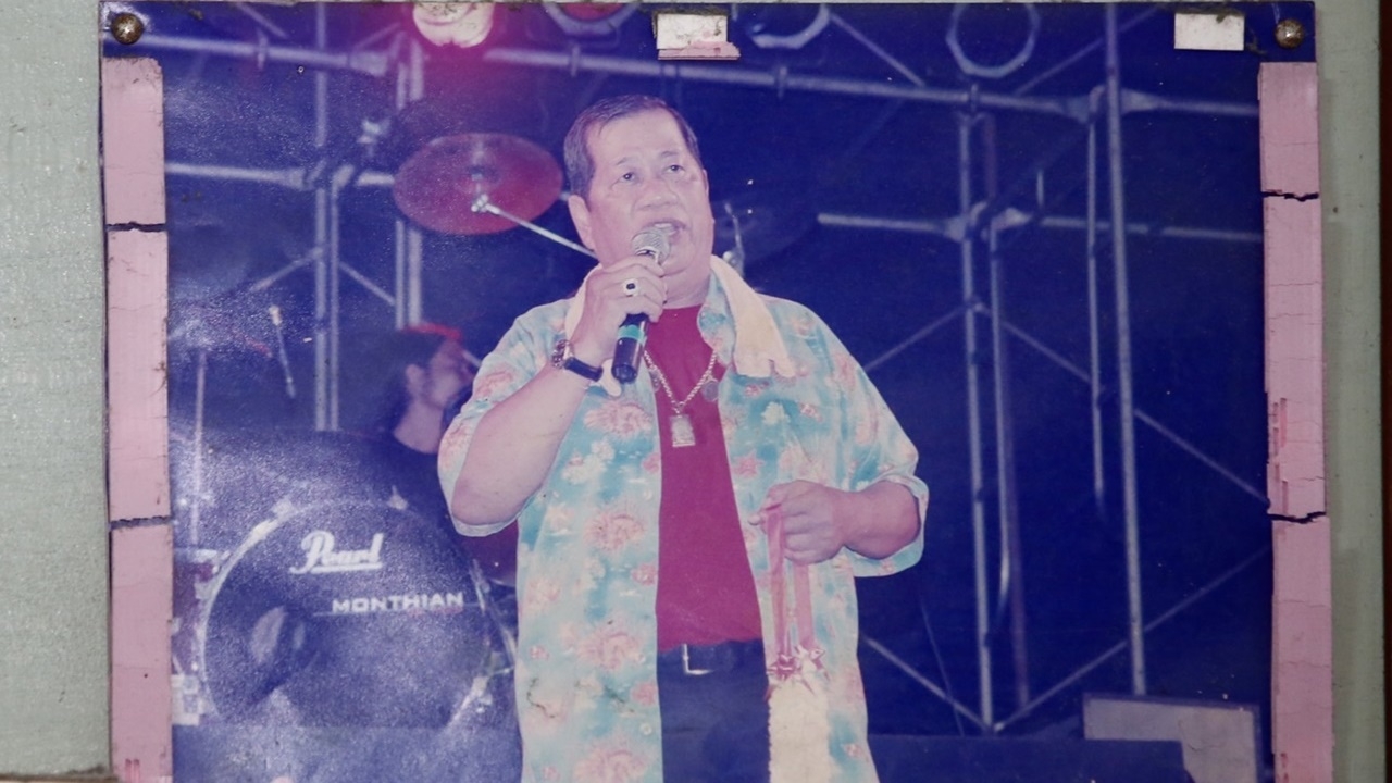 เปิดบ้านดูภาพหายากของ ไวพจน์ เพชรสุพรรณ ราชาเพลงแหล่ที่จากไป 