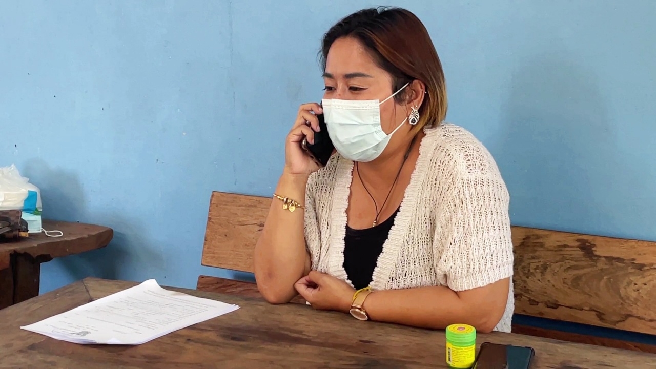 ฟังอีกมุม สาวเดือดกระชากหัวเพื่อนในโรงพัก หลังโดนหลอกลงทุนสูญเงิน 20 ล้าน