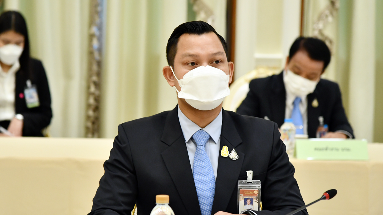 "ธนกร" ท้า เพื่อไทย ไม่ต้องขู่เรื่อง โรค ASF ยันรัฐบาลพร้อมชี้แจงในสภา