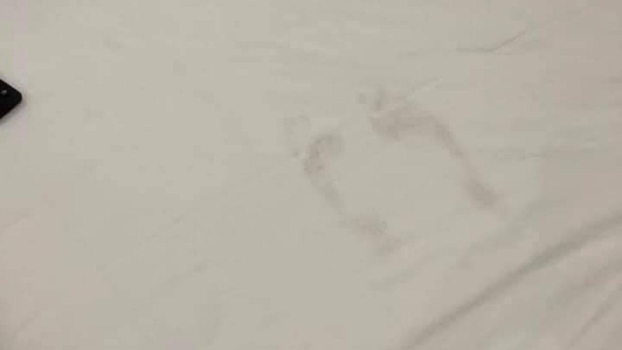 เปิดใจ สาวโพสต์คลิปสุดหลอน รอยเท้าปริศนาบนเตียง ทั้งที่ตอนแรกไม่มี (คลิป)