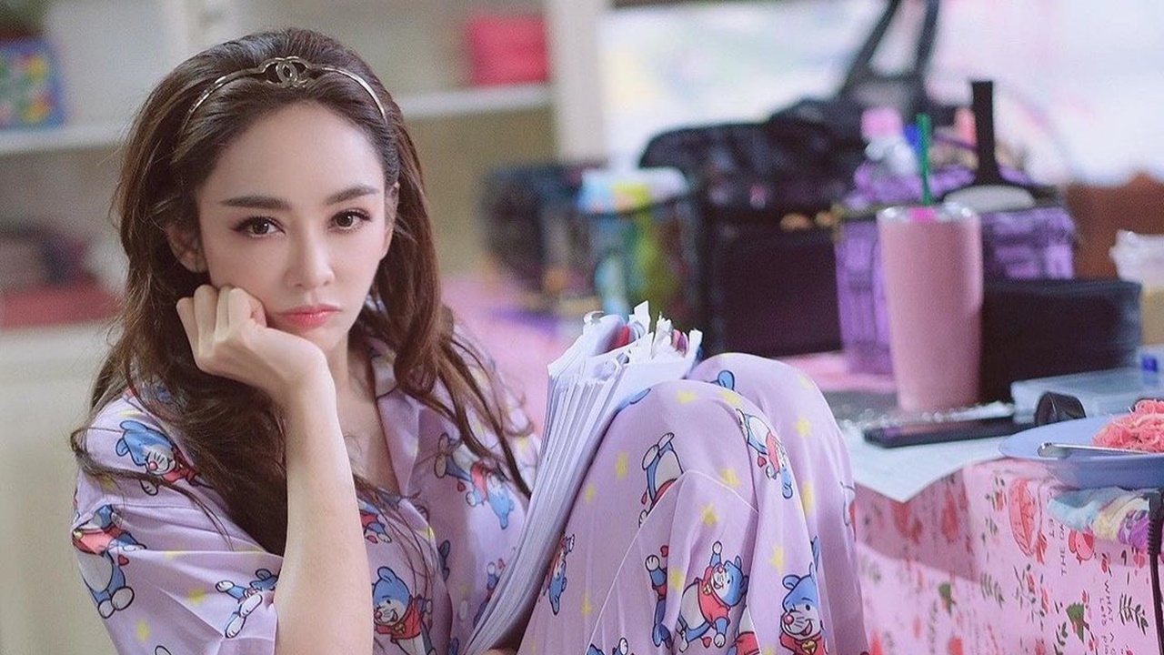 เป้ย ปานวาด โพสต์จอดำ สื่อภาพร้องไห้ คนโยงปมทะเลาะ หนิง ปณิตา