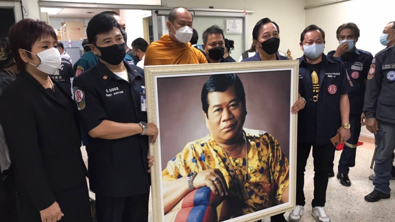 ย้ายร่าง "ไวพจน์ เพชรสุพรรณ" ออกจาก รพ. มุ่งหน้าบำเพ็ญกุศลวัดวังน้ำเย็น