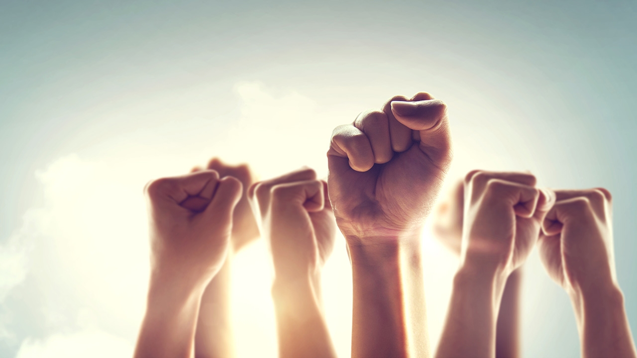 ประชาธิไตยคือศักดิ์ศรีของชาติ